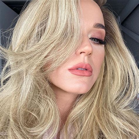 Sandy Blonde Il Nuovo Biondo Sabbia Di Katy Perry CapelliStyle