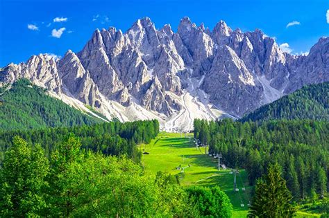 The Most Beautiful Hiking Trails In The Italian Alps - Travel by Luxe