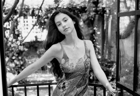 Carys Zeta Douglas Biography - Age, Boyfriend, Net Worth, school