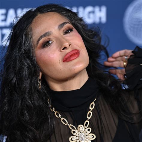 Salma Hayek Tiene El Vestido Transparente M S Elegante Para Usar En La Playa Con Bikini Si