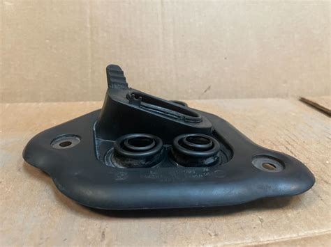 12 19 BMW F30 F32 F22 320i AIR CONDITION HEATER BOX SEALING PLATE