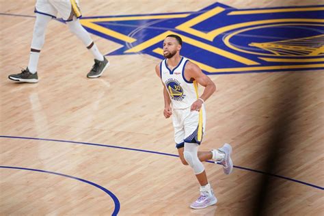 Steph Curry Makes Nba History By Moving Past Elgin Baylor Targets