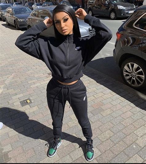 Black Nike Tracksuit Follow For More Tracksuit Women Tracksuit Outfit Sporty Outfits