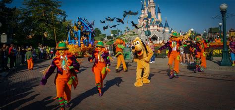 Disneyland Paris Halloween 2014 Photo Series: Mickey’s Halloween Celebration Parade – Dedicated ...