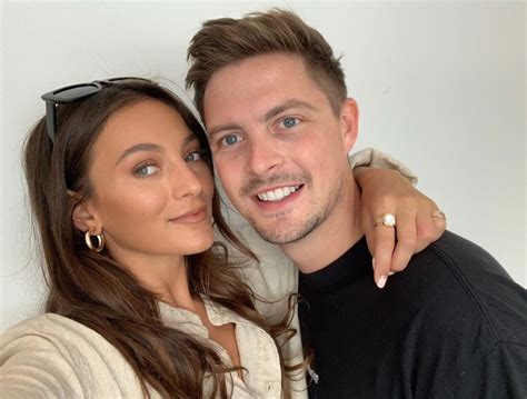 Love Islands Dr Alex George Announces Split From Girlfriend After