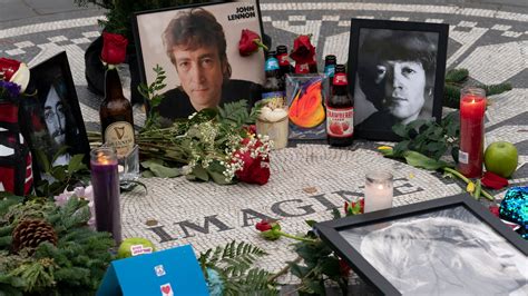 Fans, Ono, bandmates mark 40 years since John Lennon’s death | WFXRtv