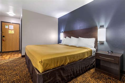 ECONO LODGE MILWAUKEE AIRPORT 2⋆ ::: WI, UNITED STATES ::: COMPARE