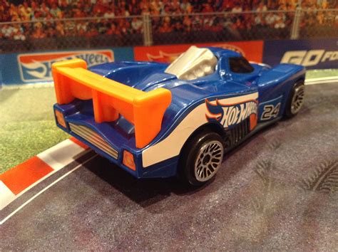 JULIAN S HOT WHEELS BLOG 2017 McDonald S Happy Meal Hot Wheels Toys Challenge Lab Complete