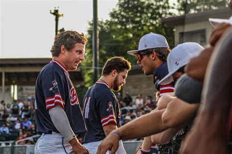 Big Sticks Continue To Stay Hot Sweeping The Larks 4 3 In Extra Innings Pushing Win Streak To