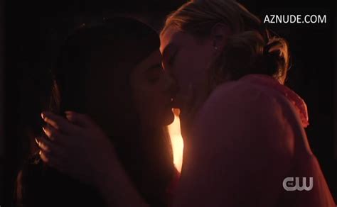 Camila Mendes Lili Reinhart Lesbian Scene In Riverdale Aznude
