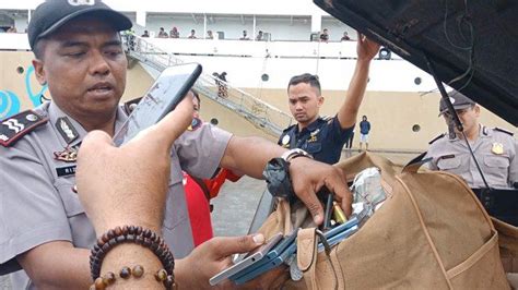 Miras Hingga Handphone Bekas Bea Cukai Batam Tahan Barang Calon