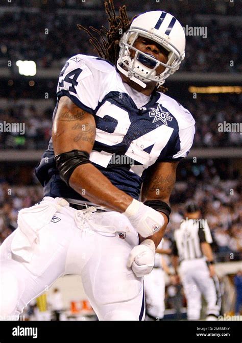 File Dallas Cowboys Running Back Marion Barber Iii Celebrates A