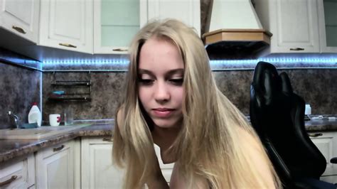 Naked Skinny Babe Sexy Dance In The Kitchen