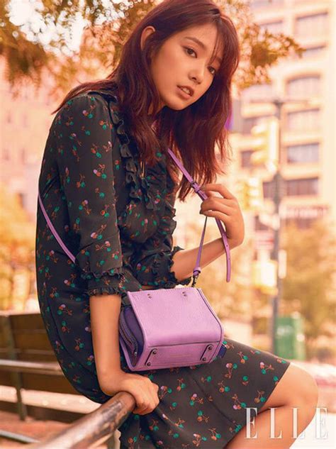 Park Shin Hye Spotted In New York For October 2017 Elle Park Shin Hye Photo 40778658 Fanpop