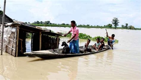 मौसम अपडेट असम में बाढ़ का कहर जारी अब तक 108 लोगों की गई जान 45 लाख से ज्यादा लोग प्रभावित