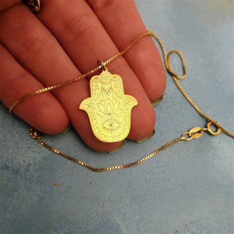 14k Solid Gold Hamsa Hand Necklace Hamsa Pendant Hand Of Etsy