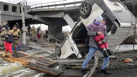 Suffering Goes On In Encircled Mariupol As Evacuation Fails Mpr News