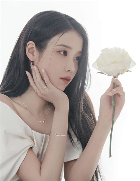 🐥♬』 🎼start With I End With U~iu👑💜 On Twitter 🐥 × J Estina 2023 Ss Collection 🤍 🔗 M