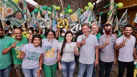 Mariana Carvalho Faz Grande Caminhada Na Avenida Get Lio Vargas A