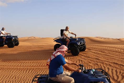 Dubaï Safari dans le désert en jeep balade à dos de chameau et