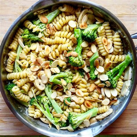 Descubrir 48 Imagen Receta Pasta Con Brocoli Y Crema Abzlocal Mx