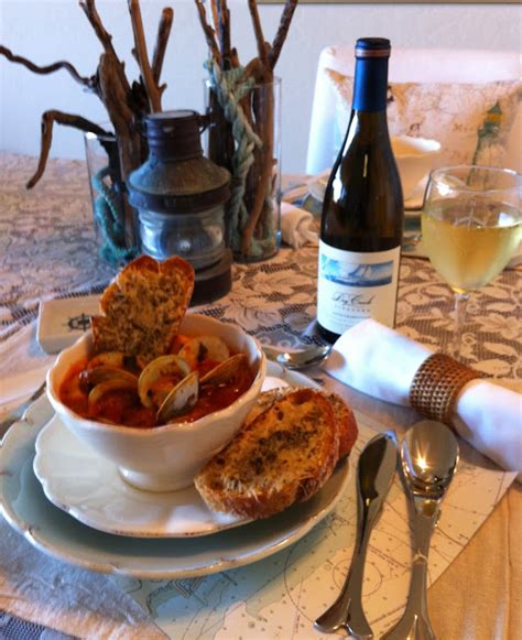 Everything Coastal: Gourmet White Wine Steamed Clams