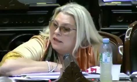 Carrió pidió que las clases medias mantengan las propinas y las coimas