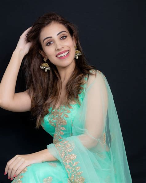 Simaran Kaur Wiki, Age, Height, Family, Boyfriend & Net Worth