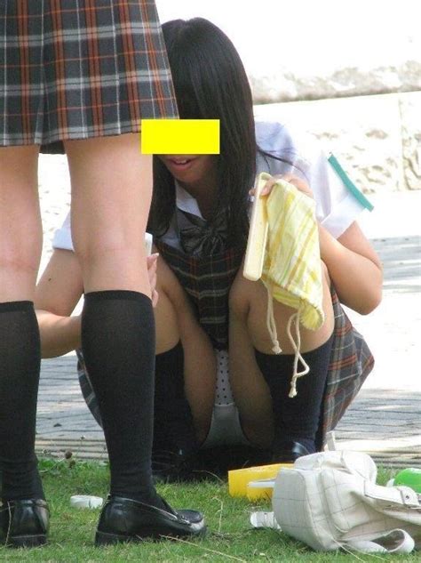 現役jkが制服のままで生パンチラがモロに拝める激写エロ画像 みんくちゃんねる