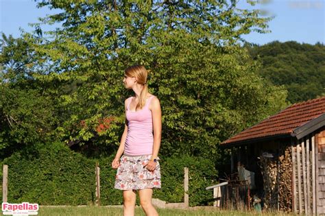 Vanessa Blank Aka Wild Woman Bushcraft Aka Thebarbieblank Aka Vanessablank Adventure Nude Leaks