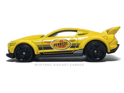 Hot Wheels Custom Ford Mustang
