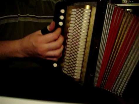 Mussels in the corner - Newfie,Newfoundland Accordion music - YouTube