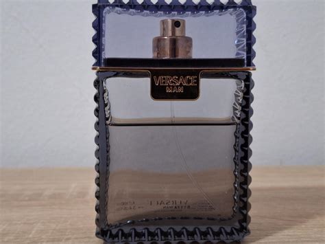 Versace Man Versace zapach - to perfumy dla mężczyzn 2003
