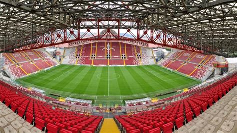 Rissa Allo Stadio Rocco Di Trieste Indagini In Corso Sei Tifosi A