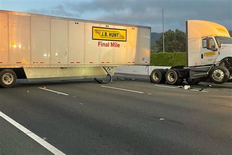 I 680 Northbound Lanes Blocked Following Collision Of Two Big Rigs