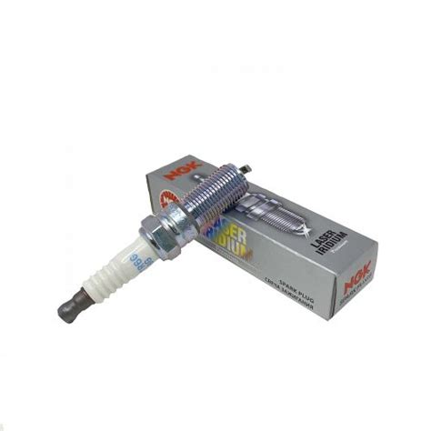LR091617 ILTR6G8G Land Rover NGK Spark Plug | British Parts
