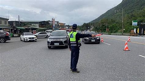 蘇花路廊大量北返車潮 預估深夜車流才會紓解 中央通訊社 Line Today