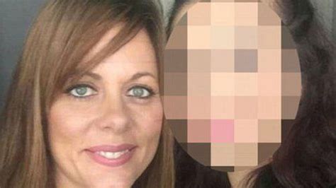 Una T A Hot Fue Detenida Por Tener Sexo Con Su Sobrino Cientos De Veces