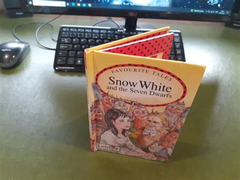 Snow White And The Seven Dwarfs Vintage Ladybird Book Favourite