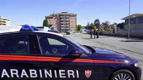 Picchia La Compagna In Strada E La Minaccia Di Morte Arrestato 47enne