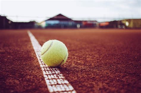 Cuánto mide una cancha de tenis