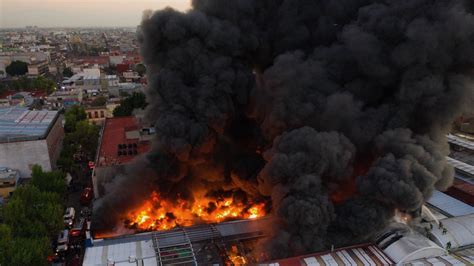 Fotos Y Videos As Se Ve Incendio Que Consume Bodega En Tepito N