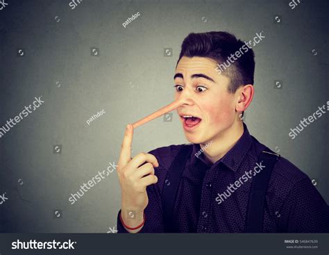 708 imágenes de Chica latina nariz larga Imágenes fotos y vectores de stock Shutterstock