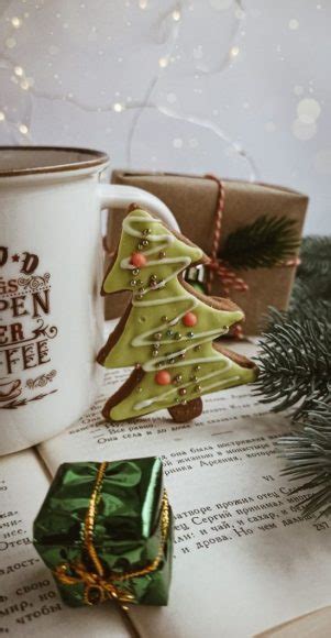 200 Christmas Aesthetic Vibes — Green Icing Christmas Tree Biscuit