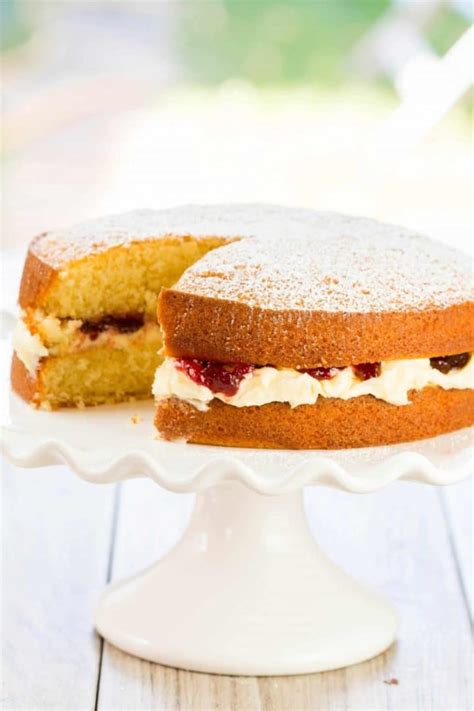 Victoria Sponge Cake | Erren's Kitchen