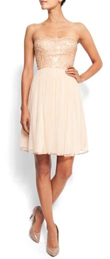 Cum Sa Porti Rochia Nude La Petrecerile De Sarbatori DivaHair Ro