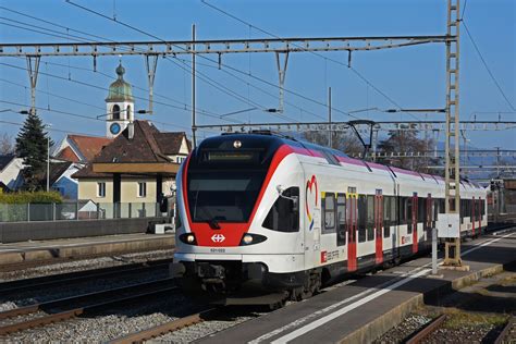 Rabe Auf Der S Verl Sst Den Bahnhof Rupperswil Bahnbilder De