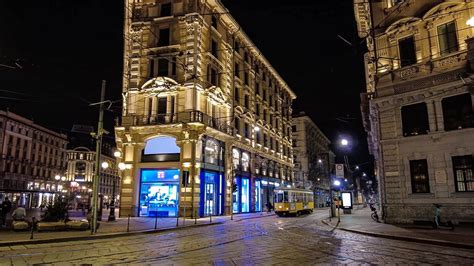 Milan Italy 🇮🇹 Night Walk Around Duomo Di Milano Walking Tour 4k