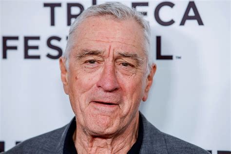 Robert De Niro enfrenta batalla legal por acusación de discriminación