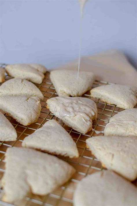 Mini Vanilla Bean Scones The Beard And The Baker